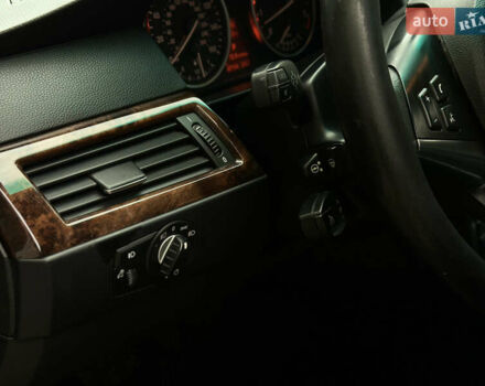 Чорний БМВ 5 Серія, об'ємом двигуна 3 л та пробігом 307 тис. км за 9000 $, фото 20 на Automoto.ua