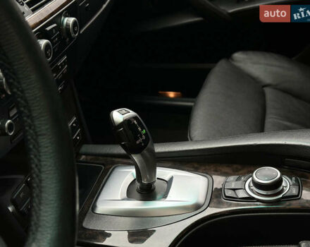 Чорний БМВ 5 Серія, об'ємом двигуна 3 л та пробігом 307 тис. км за 9000 $, фото 23 на Automoto.ua