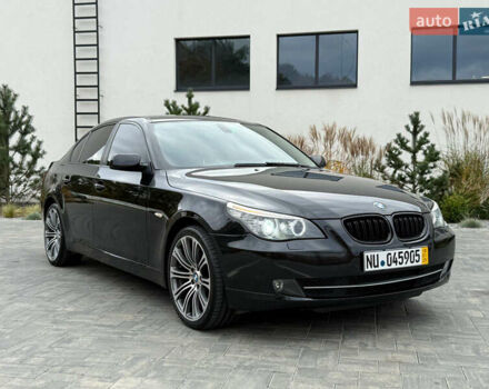Черный БМВ 5 Серия, объемом двигателя 3 л и пробегом 295 тыс. км за 9500 $, фото 4 на Automoto.ua