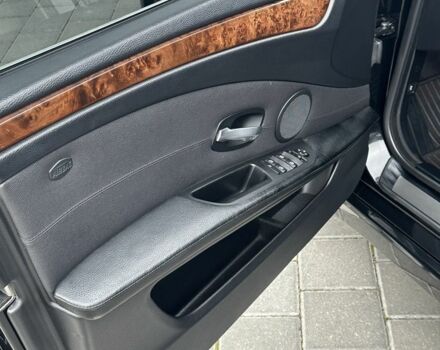 Черный БМВ 5 Серия, объемом двигателя 3 л и пробегом 299 тыс. км за 9000 $, фото 13 на Automoto.ua