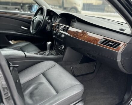 Чорний БМВ 5 Серія, об'ємом двигуна 3 л та пробігом 250 тис. км за 9500 $, фото 6 на Automoto.ua