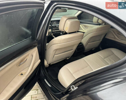 Чорний БМВ 5 Серія, об'ємом двигуна 3 л та пробігом 276 тис. км за 10550 $, фото 40 на Automoto.ua