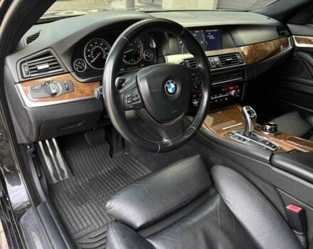 Чорний БМВ 5 Серія, об'ємом двигуна 3 л та пробігом 216 тис. км за 12500 $, фото 11 на Automoto.ua