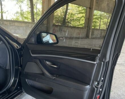 Чорний БМВ 5 Серія, об'ємом двигуна 3 л та пробігом 260 тис. км за 13500 $, фото 16 на Automoto.ua