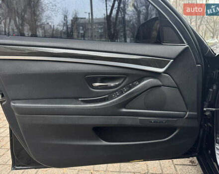 Черный БМВ 5 Серия, объемом двигателя 3 л и пробегом 215 тыс. км за 13400 $, фото 10 на Automoto.ua