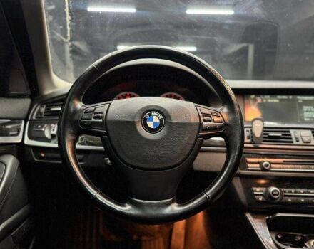 Чорний БМВ 5 Серія, об'ємом двигуна 3 л та пробігом 229 тис. км за 12800 $, фото 10 на Automoto.ua