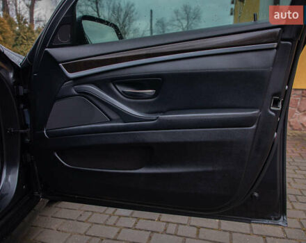 Чорний БМВ 5 Серія, об'ємом двигуна 3 л та пробігом 233 тис. км за 19600 $, фото 28 на Automoto.ua