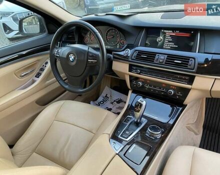 Чорний БМВ 5 Серія, об'ємом двигуна 3 л та пробігом 208 тис. км за 15600 $, фото 9 на Automoto.ua