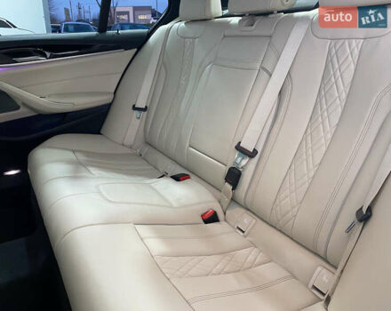 Чорний БМВ 5 Серія, об'ємом двигуна 3 л та пробігом 180 тис. км за 39950 $, фото 10 на Automoto.ua