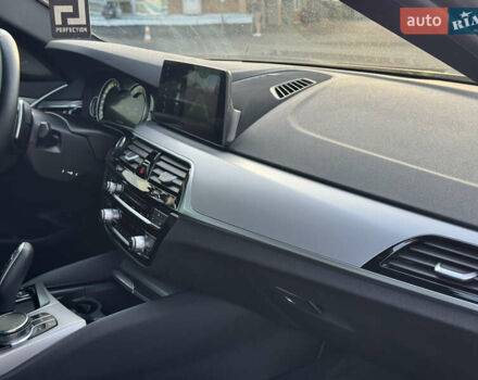 Черный БМВ 5 Серия, объемом двигателя 3 л и пробегом 159 тыс. км за 33700 $, фото 28 на Automoto.ua