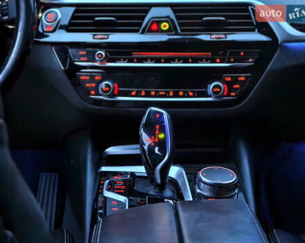 Чорний БМВ 5 Серія, об'ємом двигуна 3 л та пробігом 184 тис. км за 31000 $, фото 26 на Automoto.ua