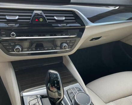 БМВ 5 Серия 2018 в Днепре (Днепропетровске) на Automoto.ua Черный БМВ 5 Серия, объемом двигателя 4.39 л и пробегом 129 тыс. км за 35599 $, фото 43 на Automoto.ua