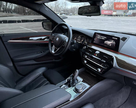 Черный БМВ 5 Серия, объемом двигателя 2 л и пробегом 28 тыс. км за 35000 $, фото 32 на Automoto.ua