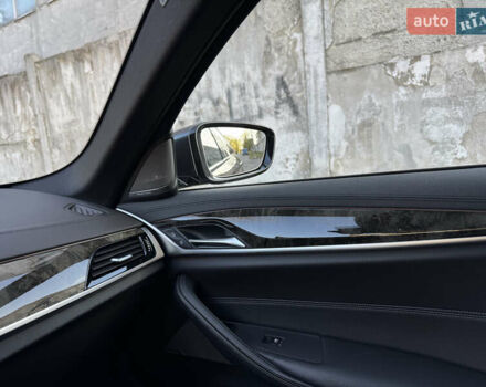 Чорний БМВ 5 Серія, об'ємом двигуна 3 л та пробігом 70 тис. км за 48000 $, фото 19 на Automoto.ua