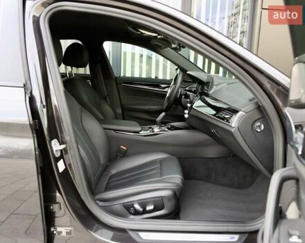 Чорний БМВ 5 Серія, об'ємом двигуна 2 л та пробігом 66 тис. км за 46899 $, фото 166 на Automoto.ua