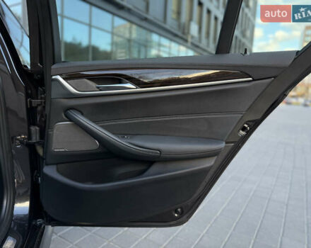 Черный БМВ 5 Серия, объемом двигателя 3 л и пробегом 54 тыс. км за 44900 $, фото 70 на Automoto.ua