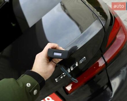 Чорний БМВ 5 Серія, об'ємом двигуна 2 л та пробігом 66 тис. км за 46899 $, фото 129 на Automoto.ua