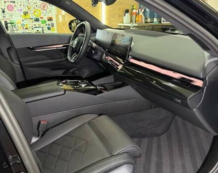 Чорний БМВ 5 Серія, об'ємом двигуна 3 л та пробігом 1 тис. км за 104700 $, фото 41 на Automoto.ua