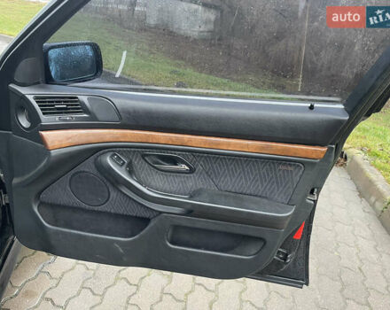 Чорний БМВ 5 Серія, об'ємом двигуна 1.99 л та пробігом 250 тис. км за 2999 $, фото 11 на Automoto.ua