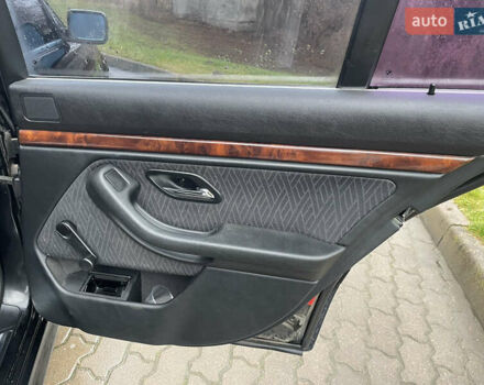 Чорний БМВ 5 Серія, об'ємом двигуна 1.99 л та пробігом 250 тис. км за 2999 $, фото 12 на Automoto.ua