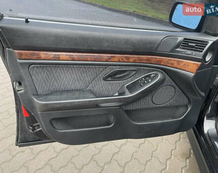 Чорний БМВ 5 Серія, об'ємом двигуна 1.99 л та пробігом 250 тис. км за 2999 $, фото 13 на Automoto.ua