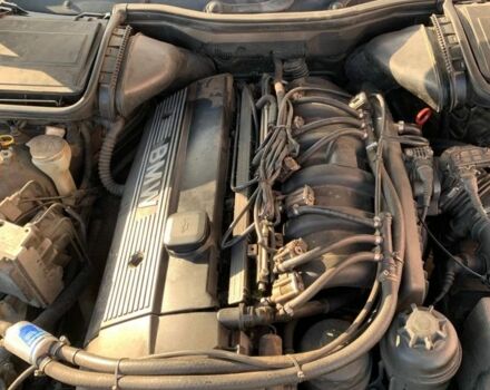 Черный БМВ 5 Серия, объемом двигателя 2 л и пробегом 369 тыс. км за 3150 $, фото 3 на Automoto.ua