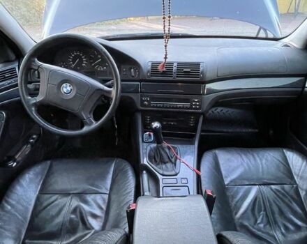 Чорний БМВ 5 Серія, об'ємом двигуна 2 л та пробігом 667 тис. км за 3399 $, фото 6 на Automoto.ua