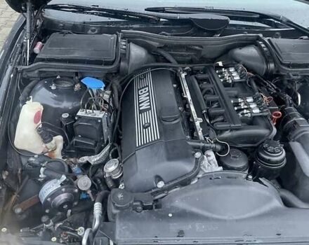 Черный БМВ 5 Серия, объемом двигателя 2.5 л и пробегом 380 тыс. км за 4499 $, фото 6 на Automoto.ua