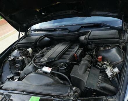 Черный БМВ 5 Серия, объемом двигателя 1.99 л и пробегом 389 тыс. км за 2097 $, фото 7 на Automoto.ua