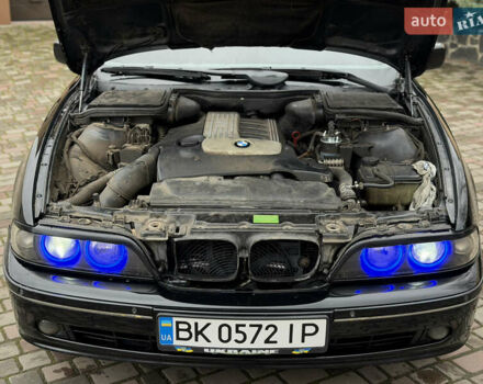 Чорний БМВ 5 Серія, об'ємом двигуна 2.5 л та пробігом 300 тис. км за 5000 $, фото 66 на Automoto.ua