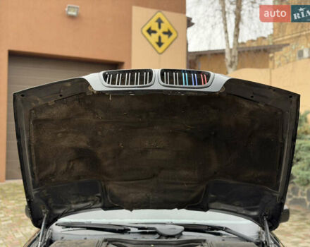 Чорний БМВ 5 Серія, об'ємом двигуна 2.5 л та пробігом 300 тис. км за 5000 $, фото 67 на Automoto.ua