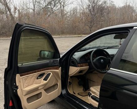 Черный БМВ 5 Серия, объемом двигателя 2.9 л и пробегом 300 тыс. км за 2800 $, фото 7 на Automoto.ua