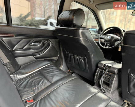 Чорний БМВ 5 Серія, об'ємом двигуна 2.5 л та пробігом 300 тис. км за 5000 $, фото 60 на Automoto.ua