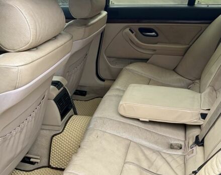 Черный БМВ 5 Серия, объемом двигателя 2.9 л и пробегом 300 тыс. км за 2800 $, фото 11 на Automoto.ua