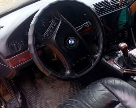 Черный БМВ 5 Серия, объемом двигателя 2 л и пробегом 374 тыс. км за 5000 $, фото 6 на Automoto.ua