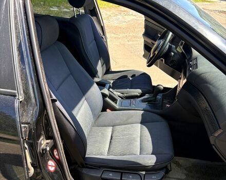 Черный БМВ 5 Серия, объемом двигателя 2.5 л и пробегом 387 тыс. км за 4000 $, фото 5 на Automoto.ua