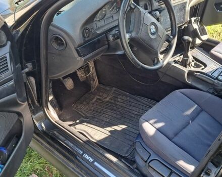 Черный БМВ 5 Серия, объемом двигателя 2.5 л и пробегом 406 тыс. км за 2400 $, фото 2 на Automoto.ua