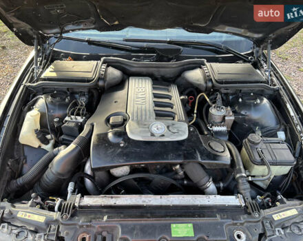 Чорний БМВ 5 Серія, об'ємом двигуна 2.93 л та пробігом 343 тис. км за 4500 $, фото 25 на Automoto.ua