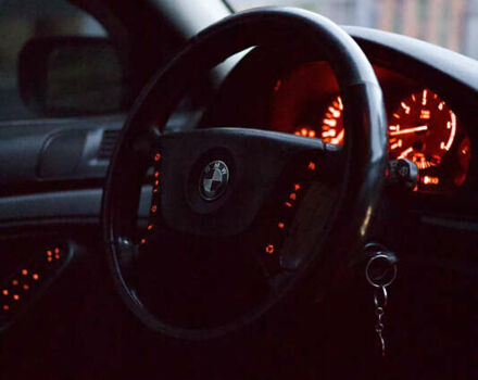 Черный БМВ 5 Серия, объемом двигателя 2.93 л и пробегом 350 тыс. км за 4600 $, фото 1 на Automoto.ua