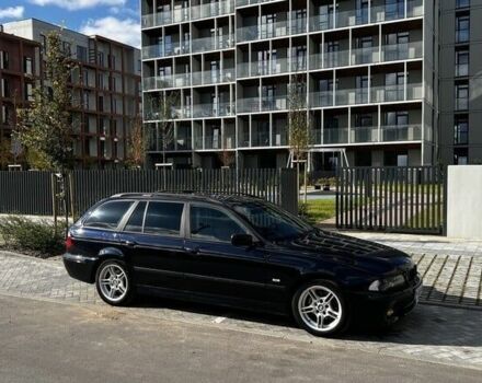 Чорний БМВ 5 Серія, об'ємом двигуна 3 л та пробігом 315 тис. км за 2900 $, фото 1 на Automoto.ua