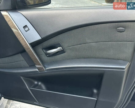 Чорний БМВ 5 Серія, об'ємом двигуна 3 л та пробігом 338 тис. км за 9500 $, фото 26 на Automoto.ua