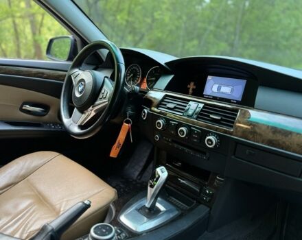 Черный БМВ 5 Серия, объемом двигателя 3 л и пробегом 315 тыс. км за 10600 $, фото 5 на Automoto.ua