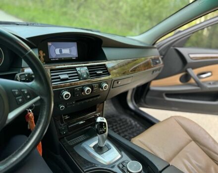 Черный БМВ 5 Серия, объемом двигателя 3 л и пробегом 315 тыс. км за 10600 $, фото 13 на Automoto.ua