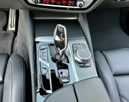 Чорний БМВ 5 Серія, об'ємом двигуна 3 л та пробігом 12 тис. км за 21900 $, фото 10 на Automoto.ua