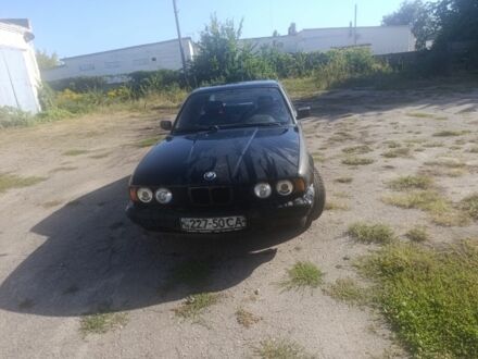 БМВ 5 Серія 1986 у Володарке на Automoto.ua Чорний БМВ 5 Серія, об'ємом двигуна 0 л та пробігом 340 тис. км за 1850 $, фото 1 на Automoto.ua