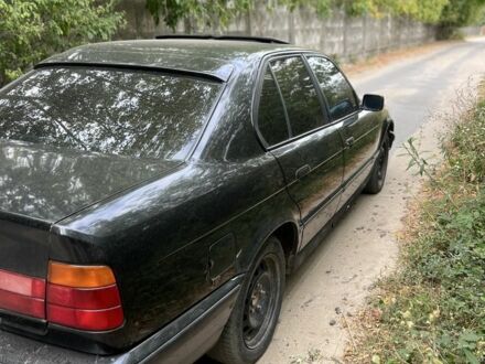 Чорний БМВ 5 Серія, об'ємом двигуна 2 л та пробігом 400 тис. км за 1300 $, фото 1 на Automoto.ua