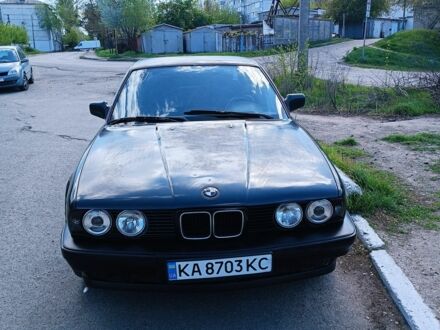 БМВ 5 Серия 1990 в Белой Церкве на Automoto.ua Черный БМВ 5 Серия, объемом двигателя 2 л и пробегом 3 тыс. км за 2100 $, фото 1 на Automoto.ua