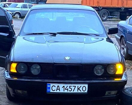 Черный БМВ 5 Серия, объемом двигателя 2 л и пробегом 500 тыс. км за 1800 $, фото 1 на Automoto.ua