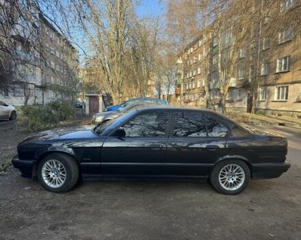 Черный БМВ 5 Серия, объемом двигателя 2 л и пробегом 300 тыс. км за 3700 $, фото 1 на Automoto.ua