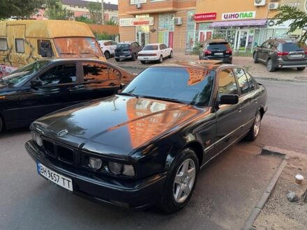Черный БМВ 5 Серия, объемом двигателя 2 л и пробегом 350 тыс. км за 2100 $, фото 1 на Automoto.ua